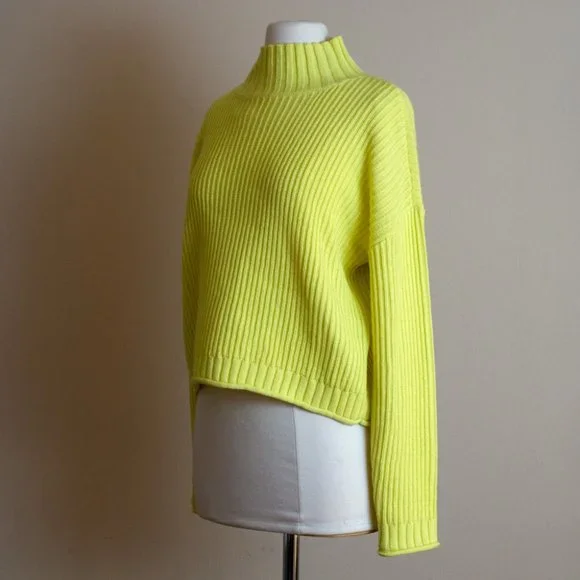 NEW Max Studio Lime Green Sweater - Picture 3 of 8
